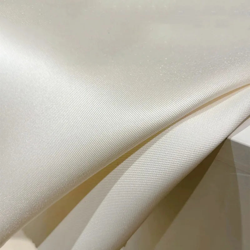 tissu charmeuse blanc crème rose jaune classique élégant romantique imperméable largeur 150cm plis légère