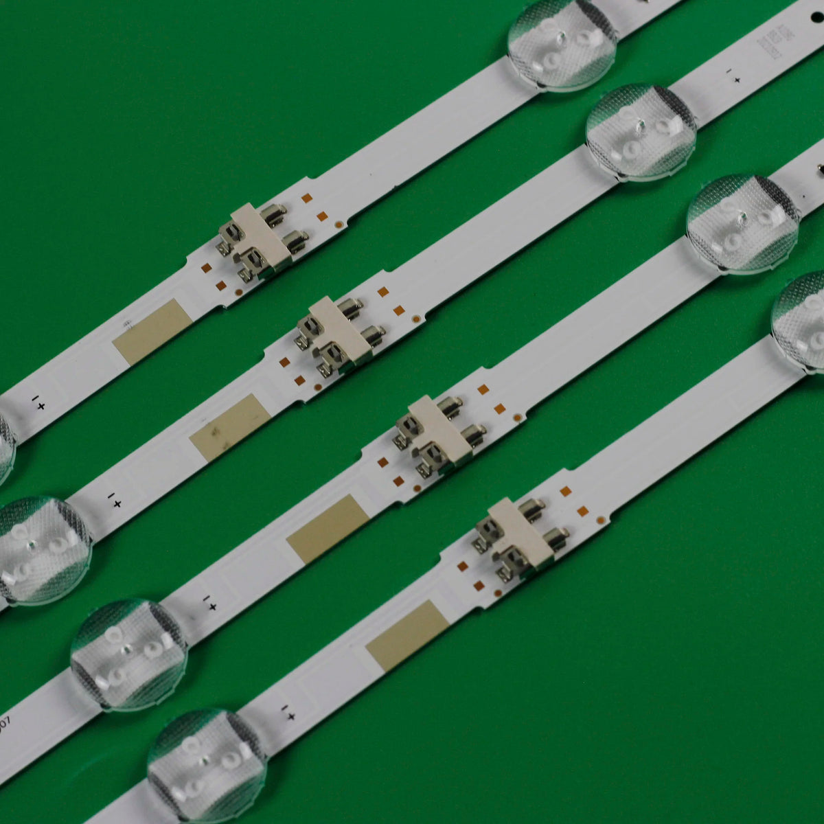 ruban led blanc adhésif moderne connecteurs opacité lisse application téléviseur facile qualité supérieure