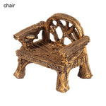 meubles jardin miniature banc fauteuil table tronc arbre champignons clôture rouge marron rustique féerique