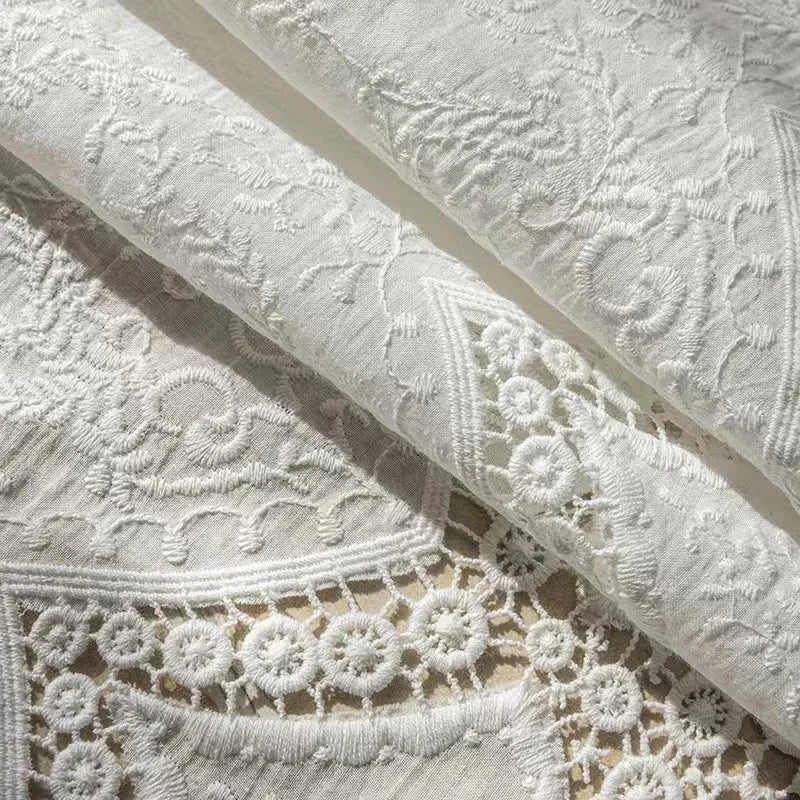 rideaux blancs dentelle motifs floraux semi transparent rustique vintage chambre salon