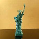 statuette statue liberté résine miniature vert turquois blanc bronze doré base inscription york usa