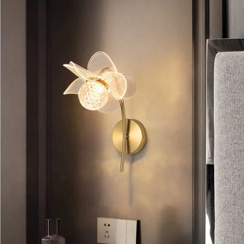 lampe murale moderne or blanc translucide forme fleur éclairage cuisine salle manger