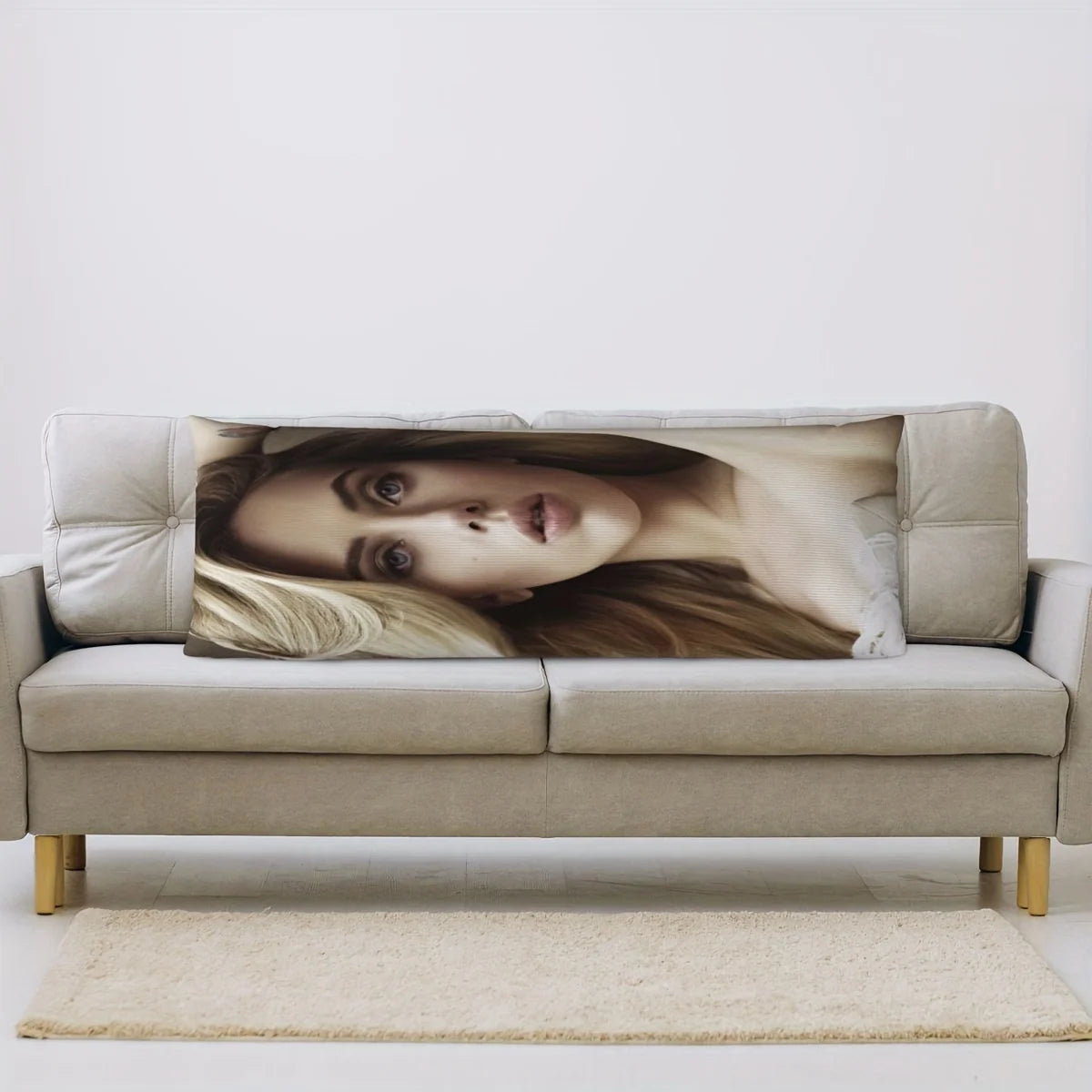 housse coussin corps entier photographie personne cheveux blondes 50x137cm polyester moderne blanc beige gris
