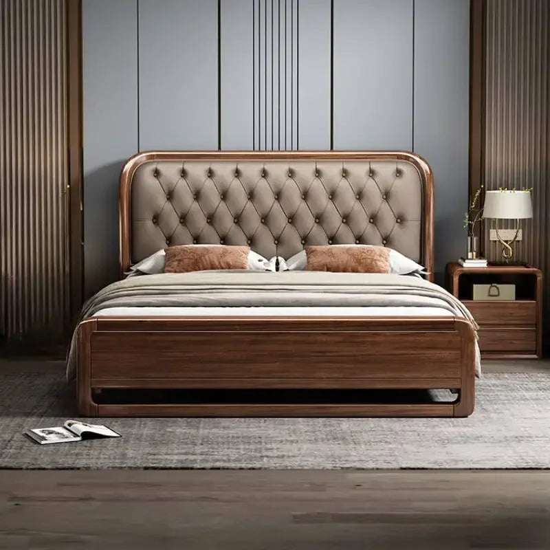 lit double moderne marron clair cuir capitonné bois massif élégant oreillers coussins draps tapis