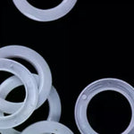 anneaux fixation rideaux plastique noir blanc simples 43mm 64mm decoration interieur accessoire fenetre