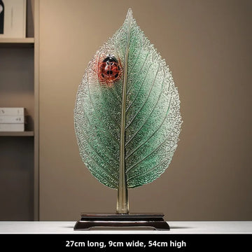 ornement résine feuille coccinelle verte rouge moderne sculpture semi translucide étagère salon decoration