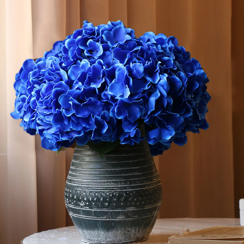 bouquet hortensia artificiels soie violet bleu jaune rose moderne intérieur mariage decoration festive