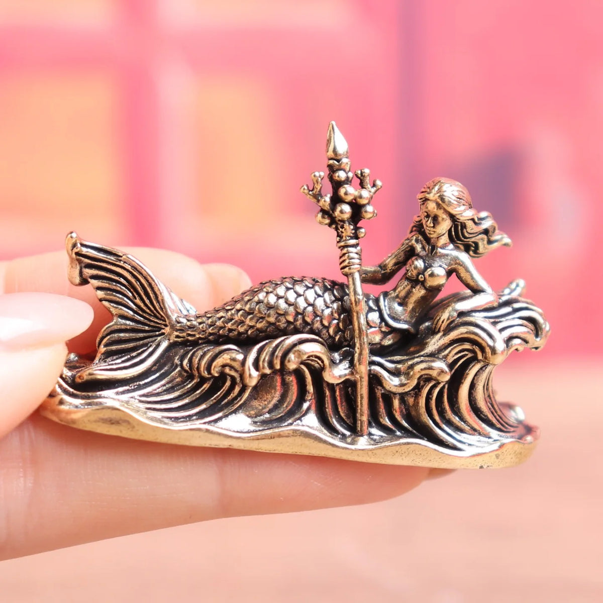 statue decorative sirene bronze trident vagues maison art mythologique artisanal