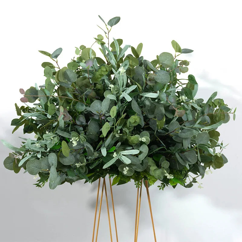 décoration florale artificielle mariage vert blanc doré feuilles fleurs minimaliste intérieur événement