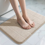 tapis bain mousse rayures beige noir doux moderne salle bain
