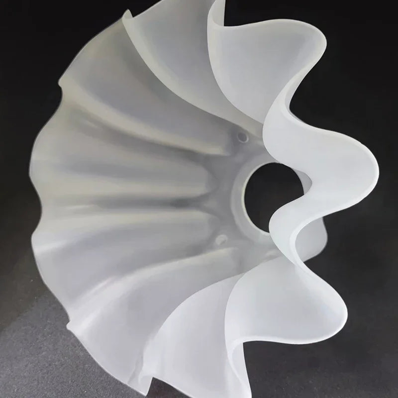 lampe table moderne verte abat jour fleur lys blanc translucide base solide câble floral