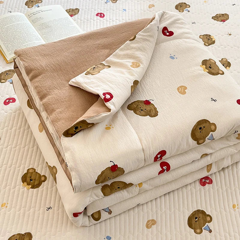 couette d'été légère enfant beige motifs fleurs feuilles coton doux décorative chambre enfant