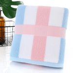 serviettes bain microfibre rayées modernes absorbantes bleu clair blanc beige gris rose pâle écologiques
