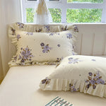 coussin floral vintage coton beige rose vert bleu bordure frisée lit maison