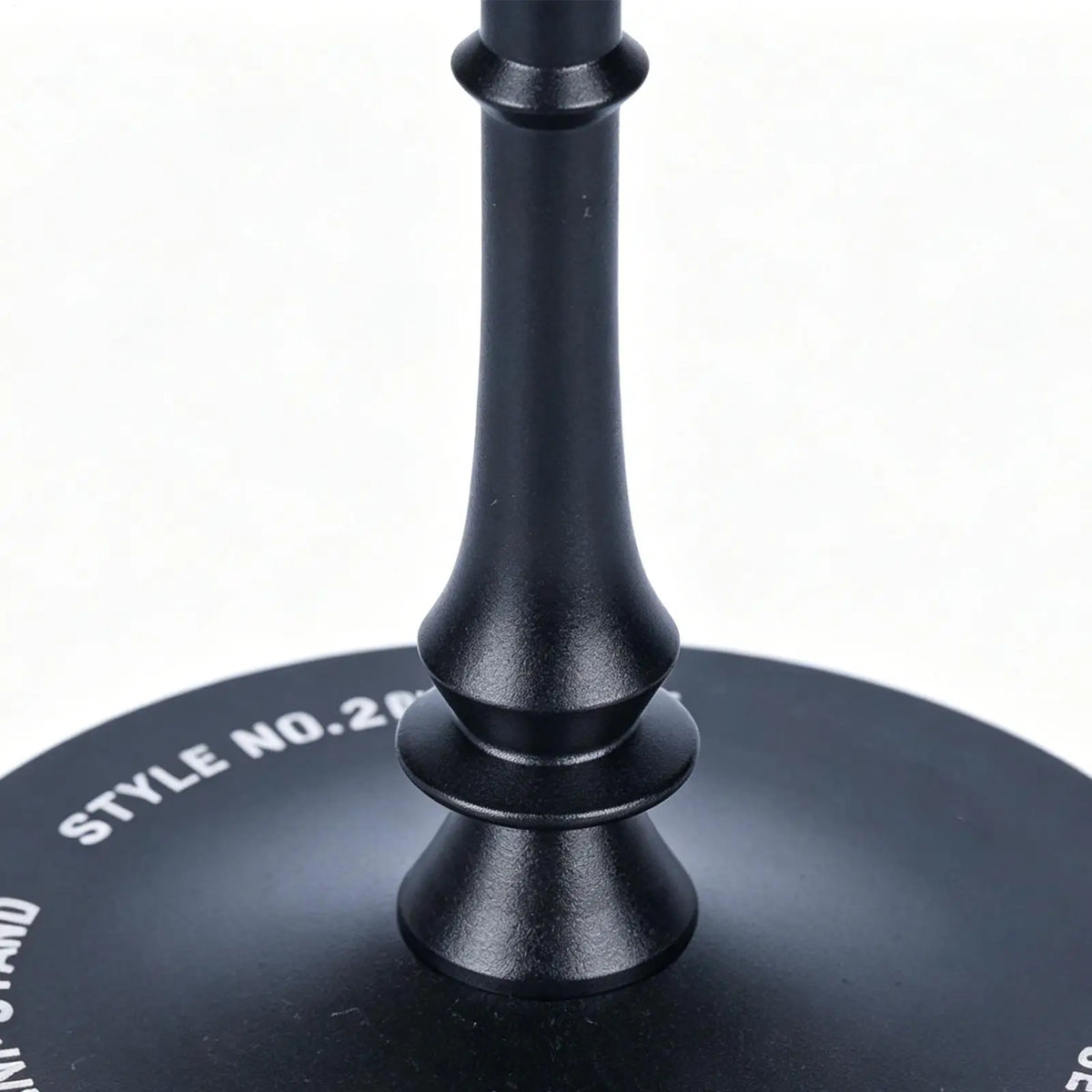 lampe table moderne argent noir abat jour vis fixation base solideextérieur