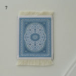 tapis table traditionnel motifs géométriques bleu rouge beige blanc tissu