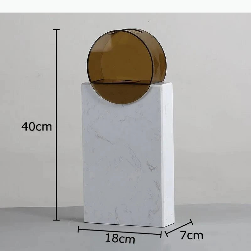 vase moderne marbre blanc veiné vase ambré translucide décoration table géométrique arrangement floral