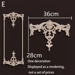 ornement mural bois blanc sculpture baroque fleurs motif classique décoration maison ancien décor
