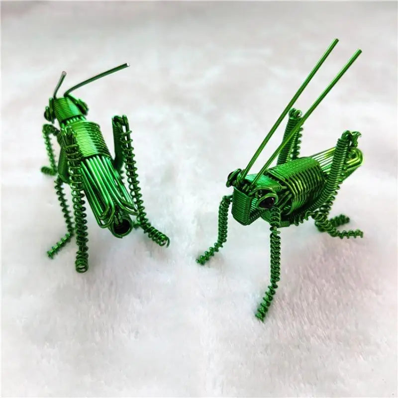 décoration créative insecte vert spirale métallique artisanal étagère unique adorable fait main exposé yeux