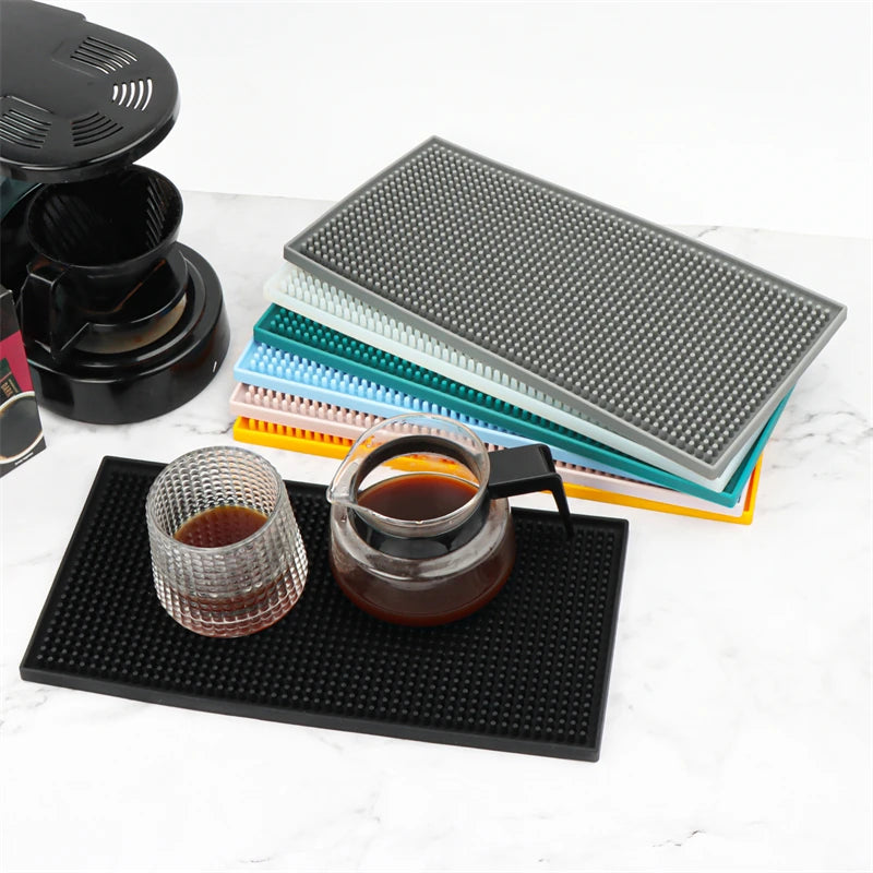 tapis bar silicone perforé moderne noir gris rose blanc perforations respectueux environnement
