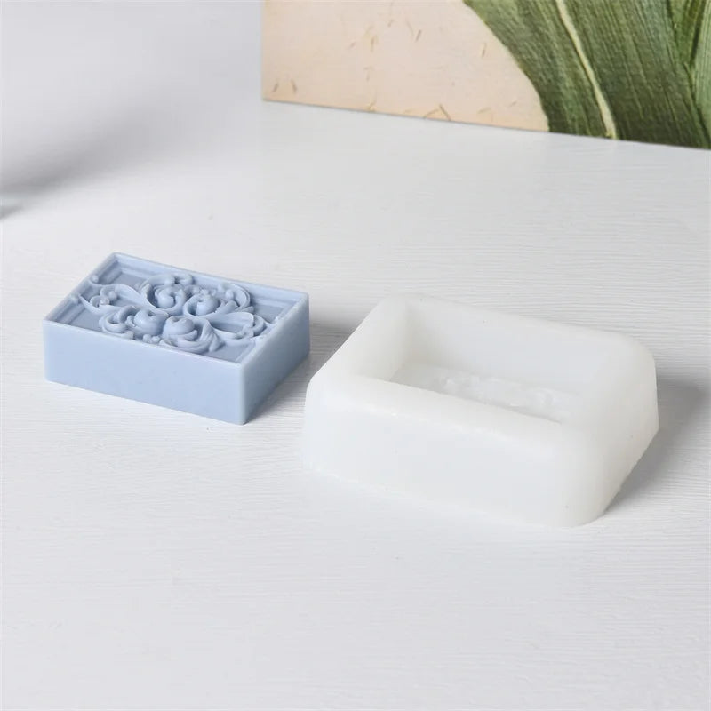 moules savon silicone motifs floraux vintage bleu clair blanc détaillés artisanauxDecorationChocolat