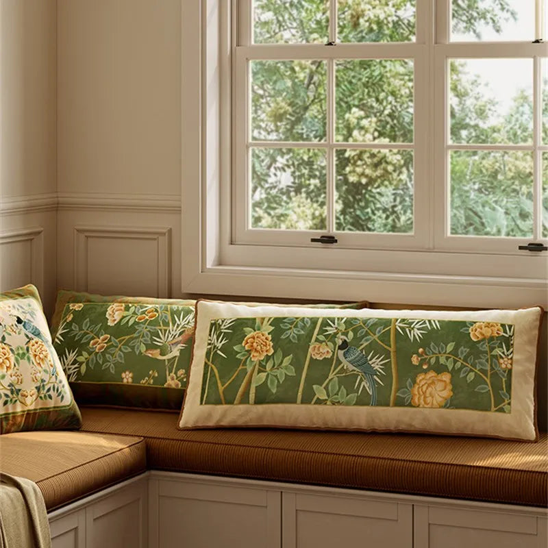 coussin carré velours floral oiseau vert beige traditionnel décor maison lit sofa nouvelle collection