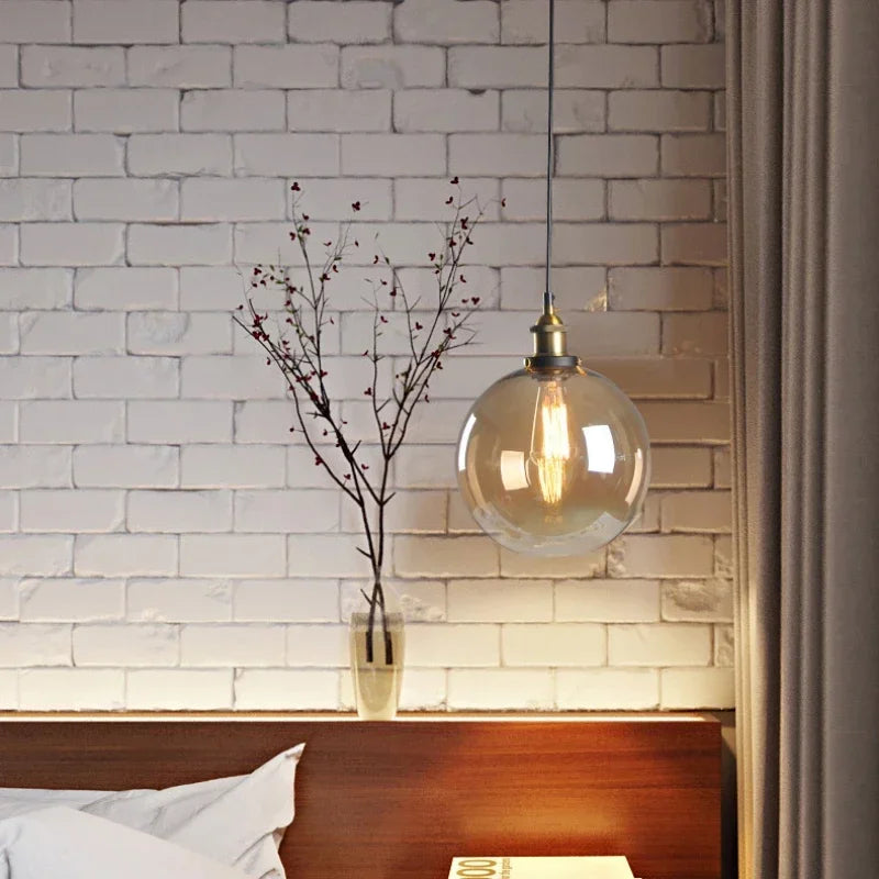 suspension lumineuse industrielle vintage ampoule filament verre transparent noir salon restaurant bar
