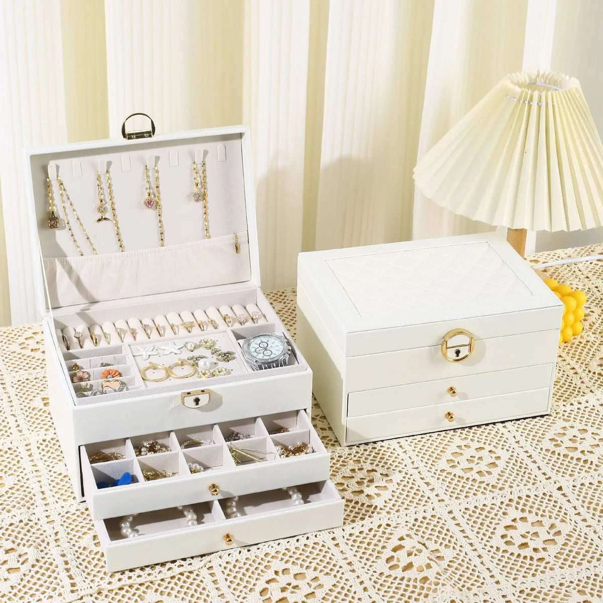 boîte bijoux cuir noir velours intérieur rangements classique poignées dorées bijoux organisation sécurité multifonctionnelle