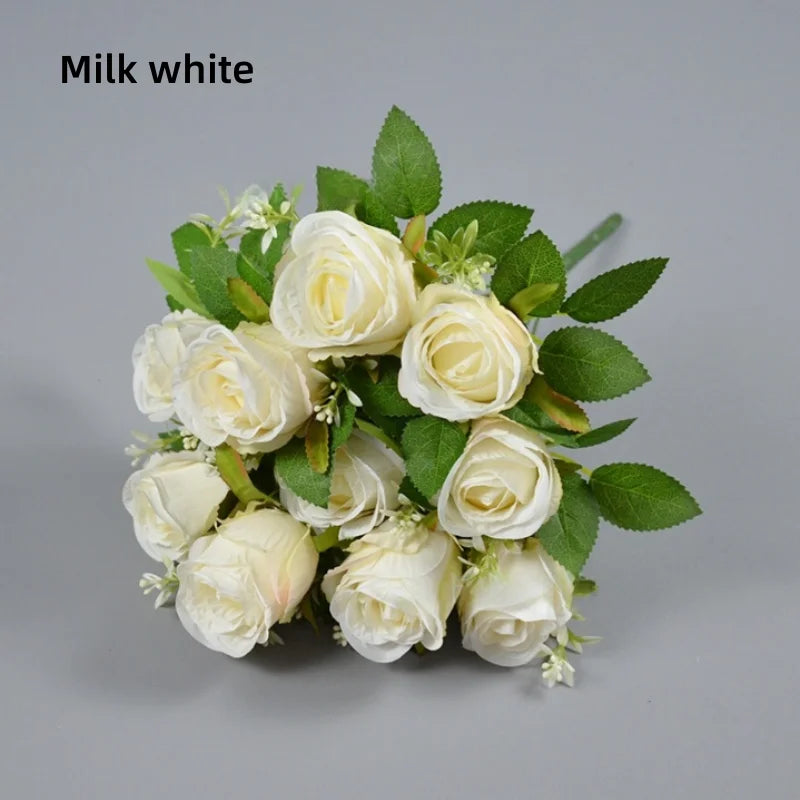 décoration extérieure bouquet roses artificielles soie couleurs variées modernes élégantes feuilles vertes incluses