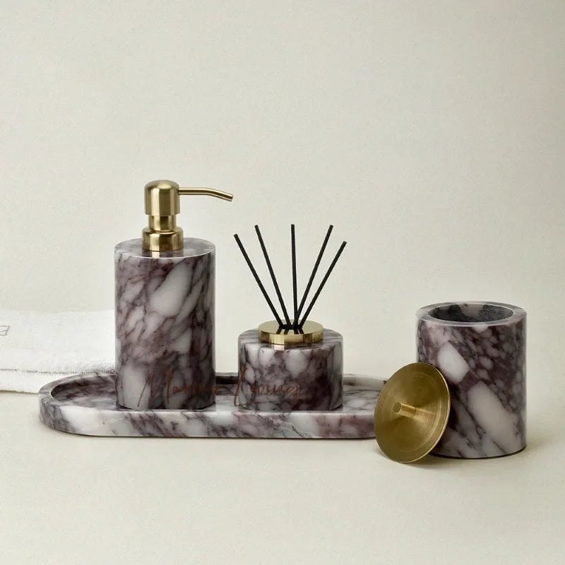 ensemble salle bain marbre violet blanc élégant distributeur savon diffuseur huiles essentielles porte gobelet