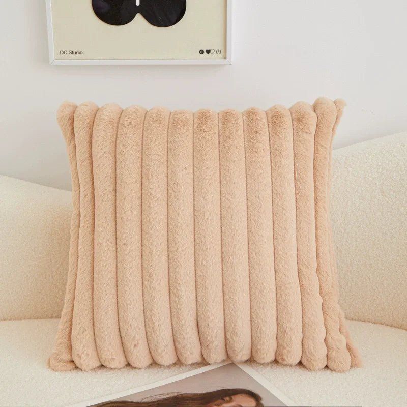 housses coussins décoratifs texturés moderne couleur noir orange beige jaune gris doux pelucheux salon
