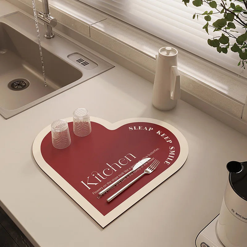 tapis cuisine coeurs rouge rose noir beige absorbant diatomées respectueux environnement moderne