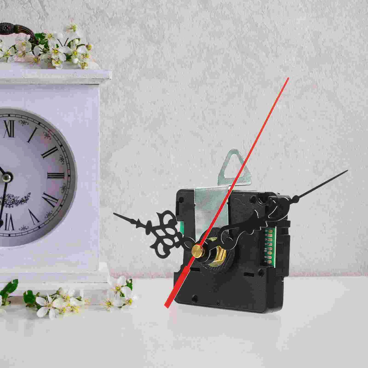 mouvement horloge kit aiguilles ornements vintage noir doré rouges classique baroque éléments joints caoutchoucclé