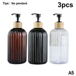 flacons savon liquide marron noir blanc rayures modernes pompes pression étiquettes bois shampoo conditioner