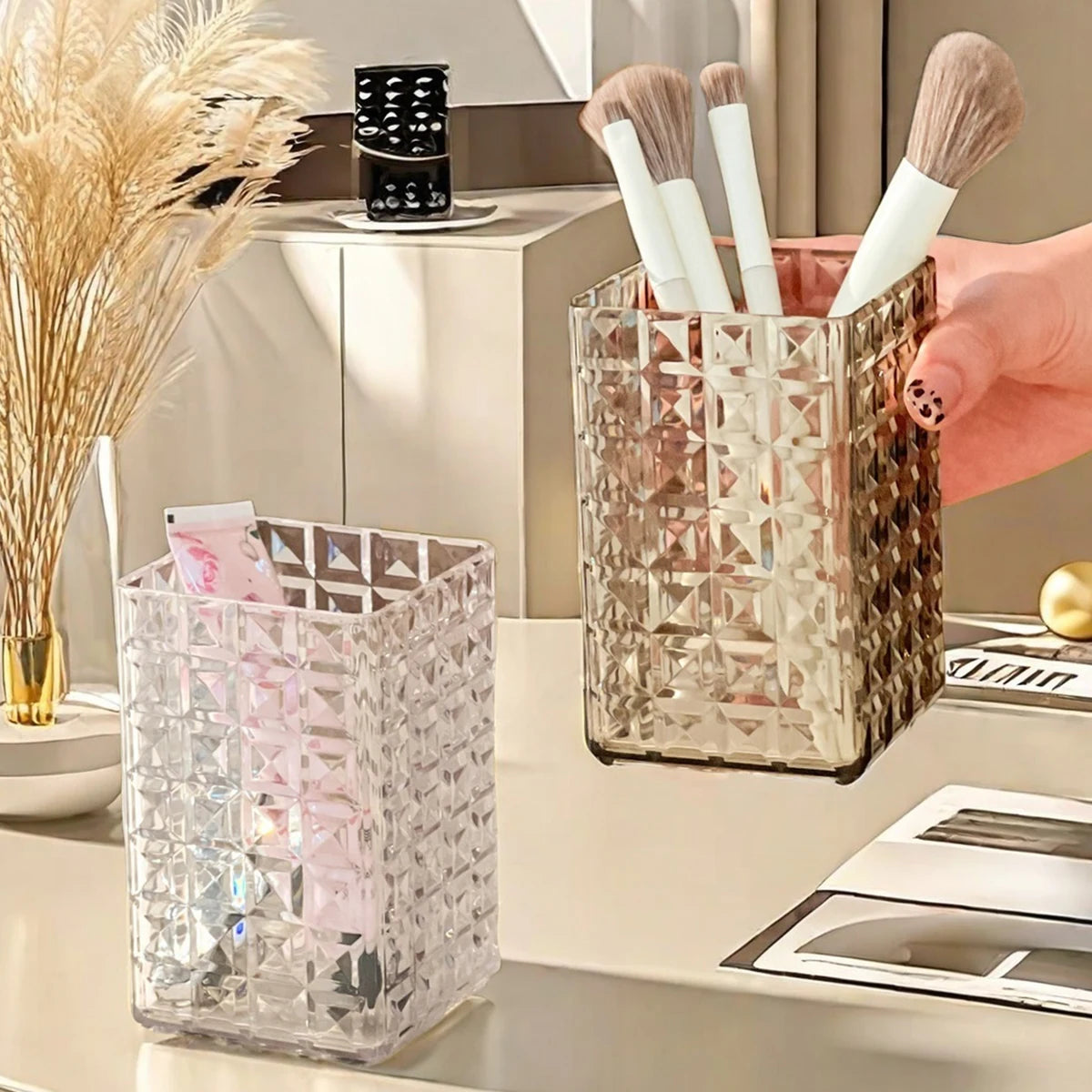 organisateur pinceaux maquillage plastique transparent doré moderne salle bain chambre