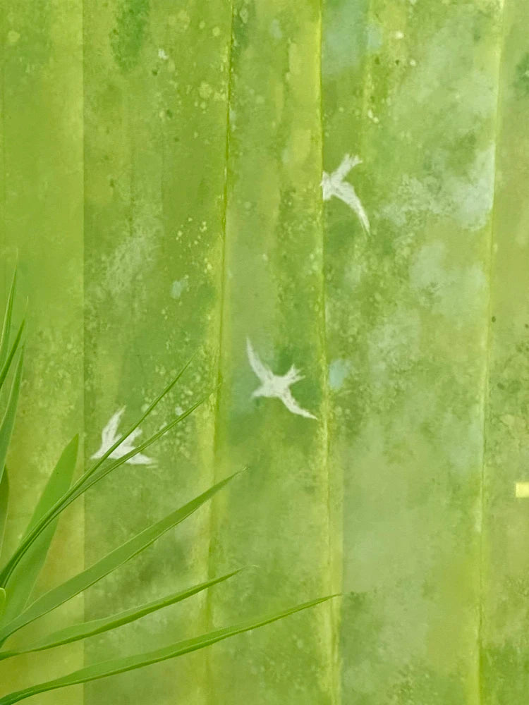 rideau semi transparent vert motif végétal aquarelle fenêtre intérieur décoration artistique nature