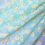 tulle imprimé fleur blanche rose clair rouge vert transparent délicat romantique matériaux bricolage
