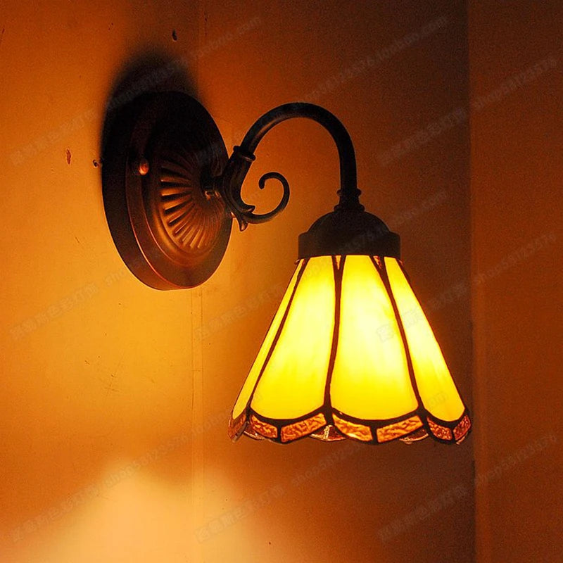 lampe murale art déco verre teinté motifs géométriques noir jaune orange fixée vis éclairage