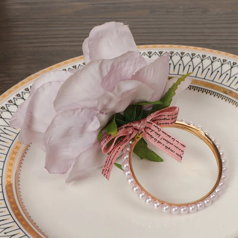 porte serviettes anneaux florals rose blanc rubans pois romantique restaurant decoration mariage opaques artificiels