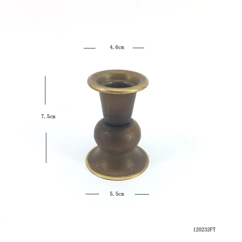 bougeoirs classiques bronze finement sculptés décoration maison vintage élégants fixations