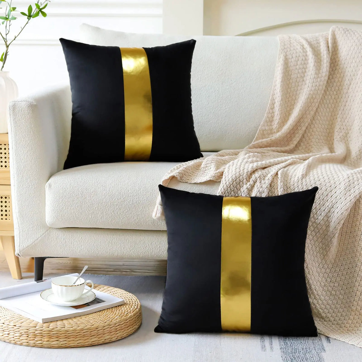 ensemble housses coussin noir rayures dorées velours luxe moderne taies oreiller décoratives