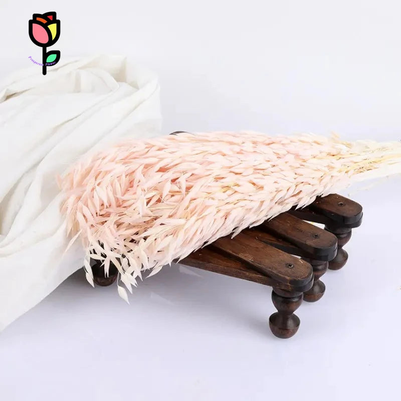 décoration intérieure plumes artificielles violet vert blanc orange jaune rose pâle naturel boho anniversaire