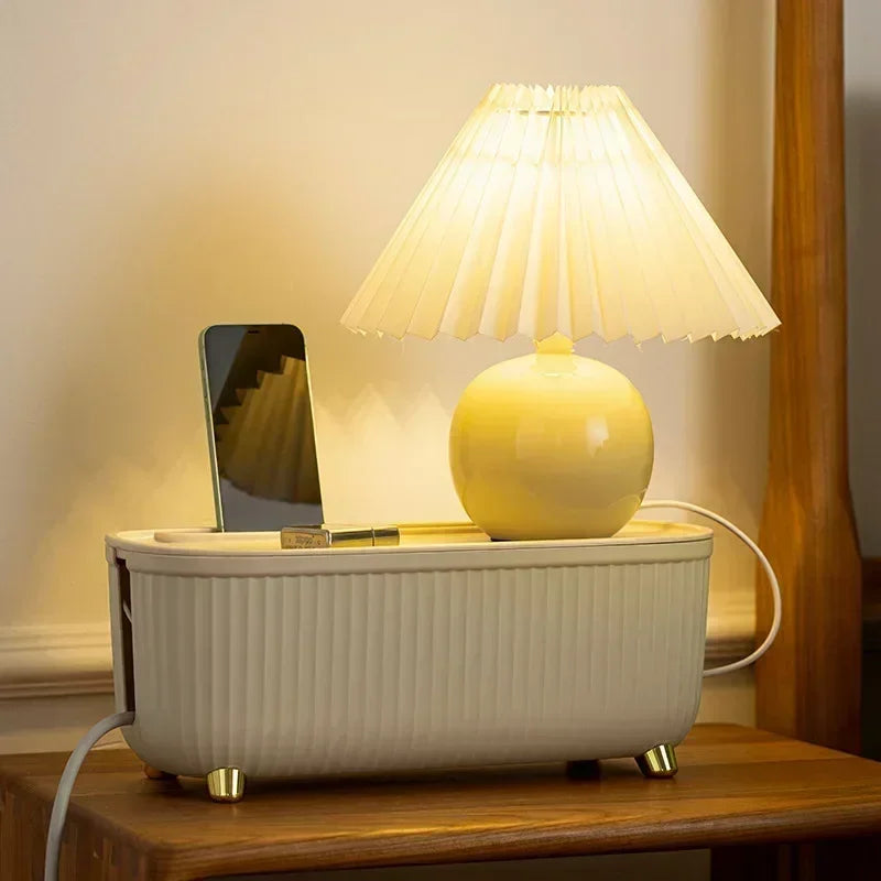 boîte rangement moderne rayures blanc vert clair respectueux environnement rechargeable chargeur téléphone télécommande carnet