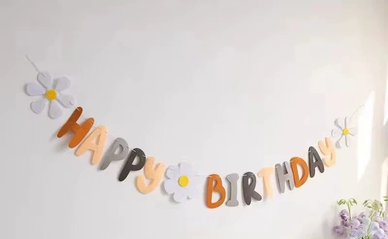 guirlande lettres happy birthday fleurs multicolores décorative festive fil suspension
