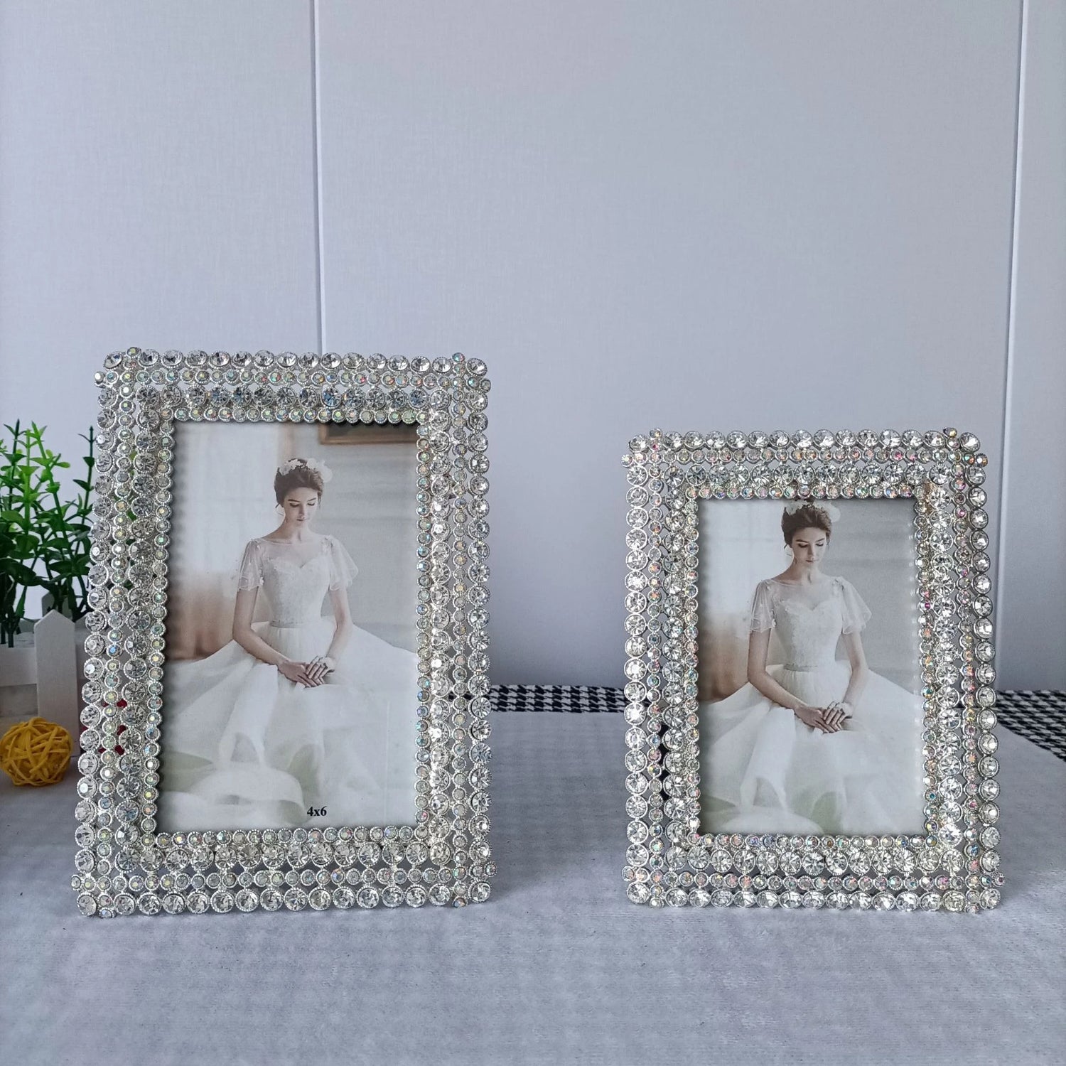 Cadre photo métal blanc design moderne pour décoration intérieure