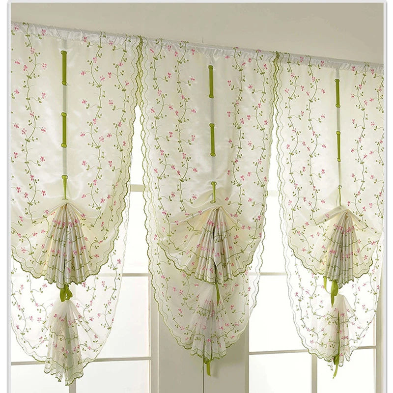 rideaux blancs floral brodé transparents romantique champêtre vert foncé clips argentés chambre salon