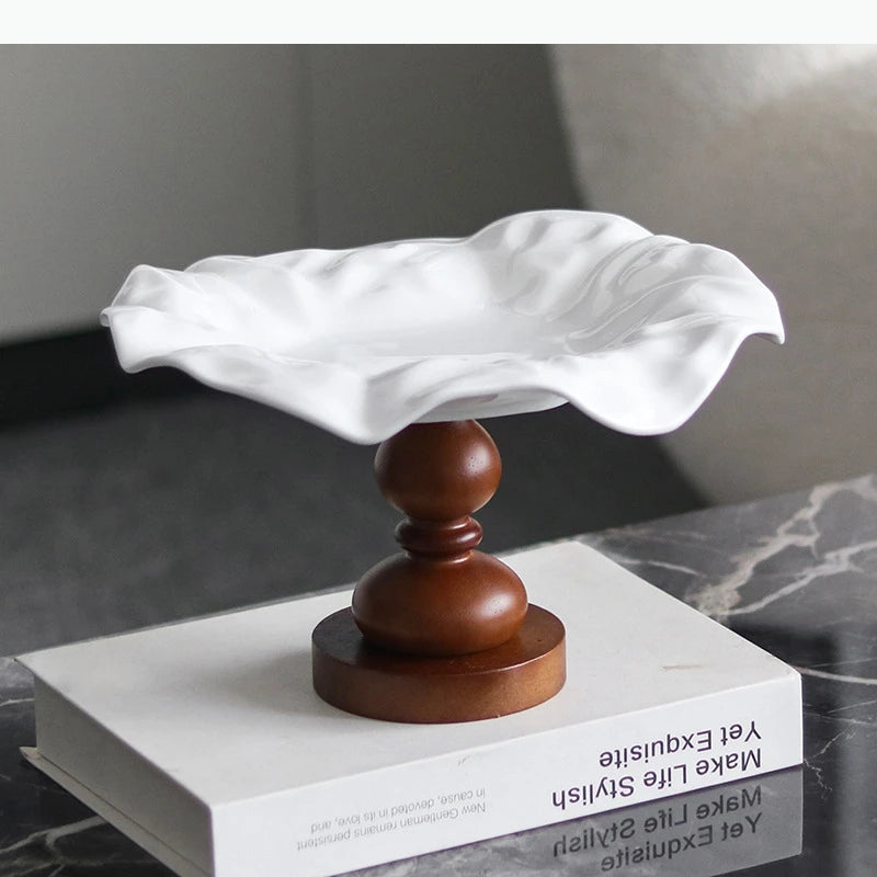 support fruits blanc marron texture ondulée moderne élégant présentation collations gâteaux