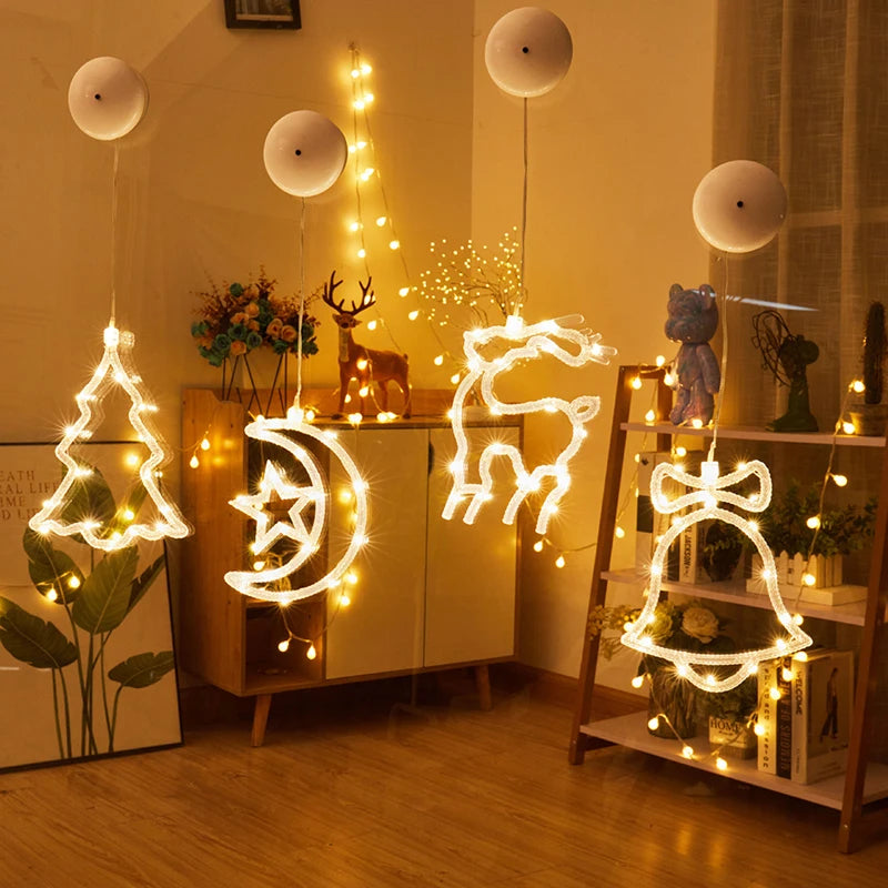 Détail des motifs étoiles flocons et cloches de la décoration suspendue