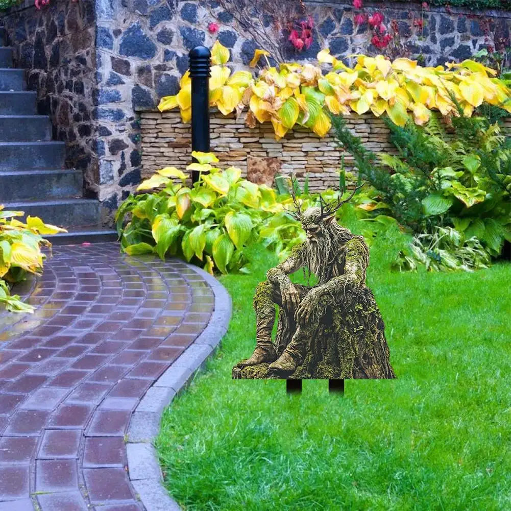 statue jardin artisanale feuilles racines mousse vert brun beige fantaisie extérieure noël