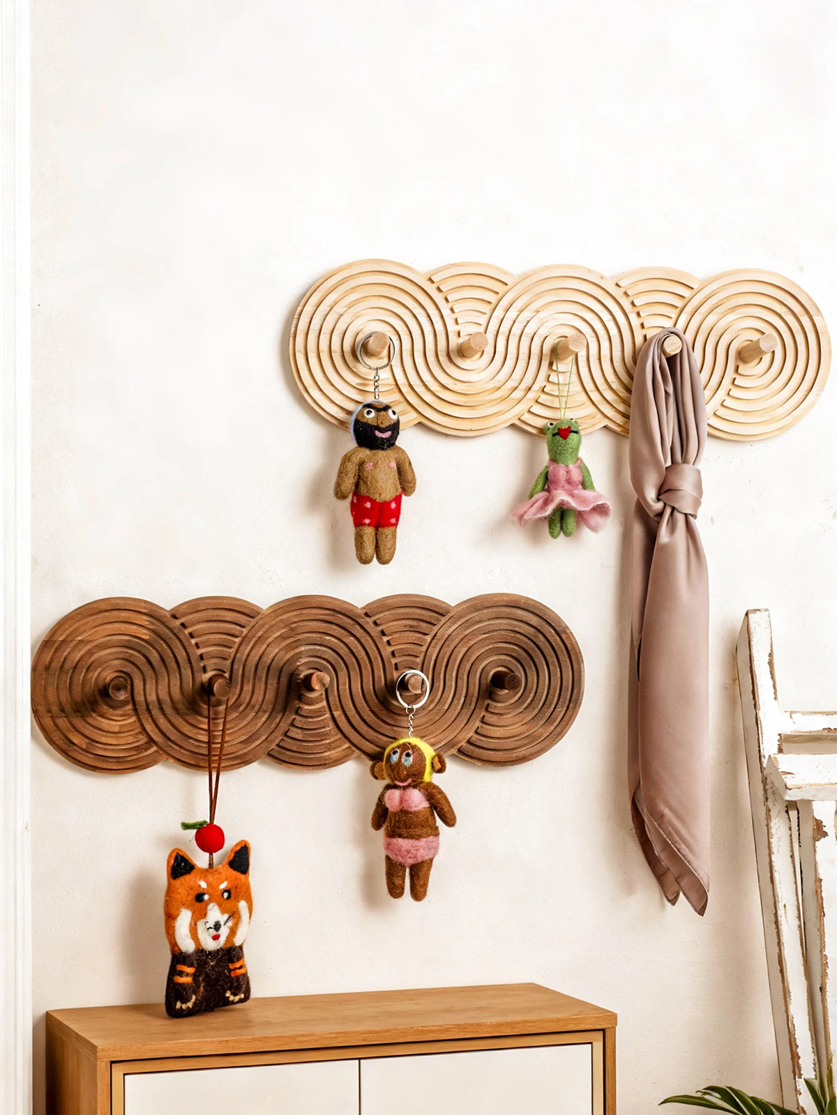 porte manteaux mural moderne spirales relief marron clair 46,5cm longueur 10 vis fixations chambre